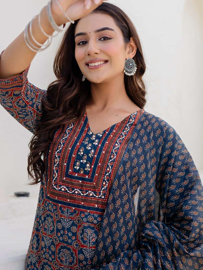 women floral printed three quarter sleeve kurta palazzo with dupatta set - 22140547 -  Standard Image - 4