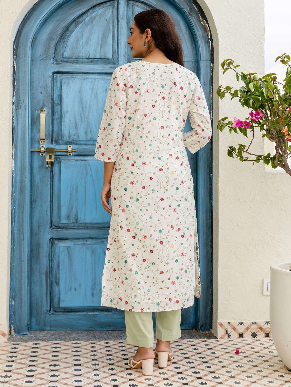 women floral printed three quarter sleeve kurta pant with dupatta set - 22140556 -  Standard Image - 4