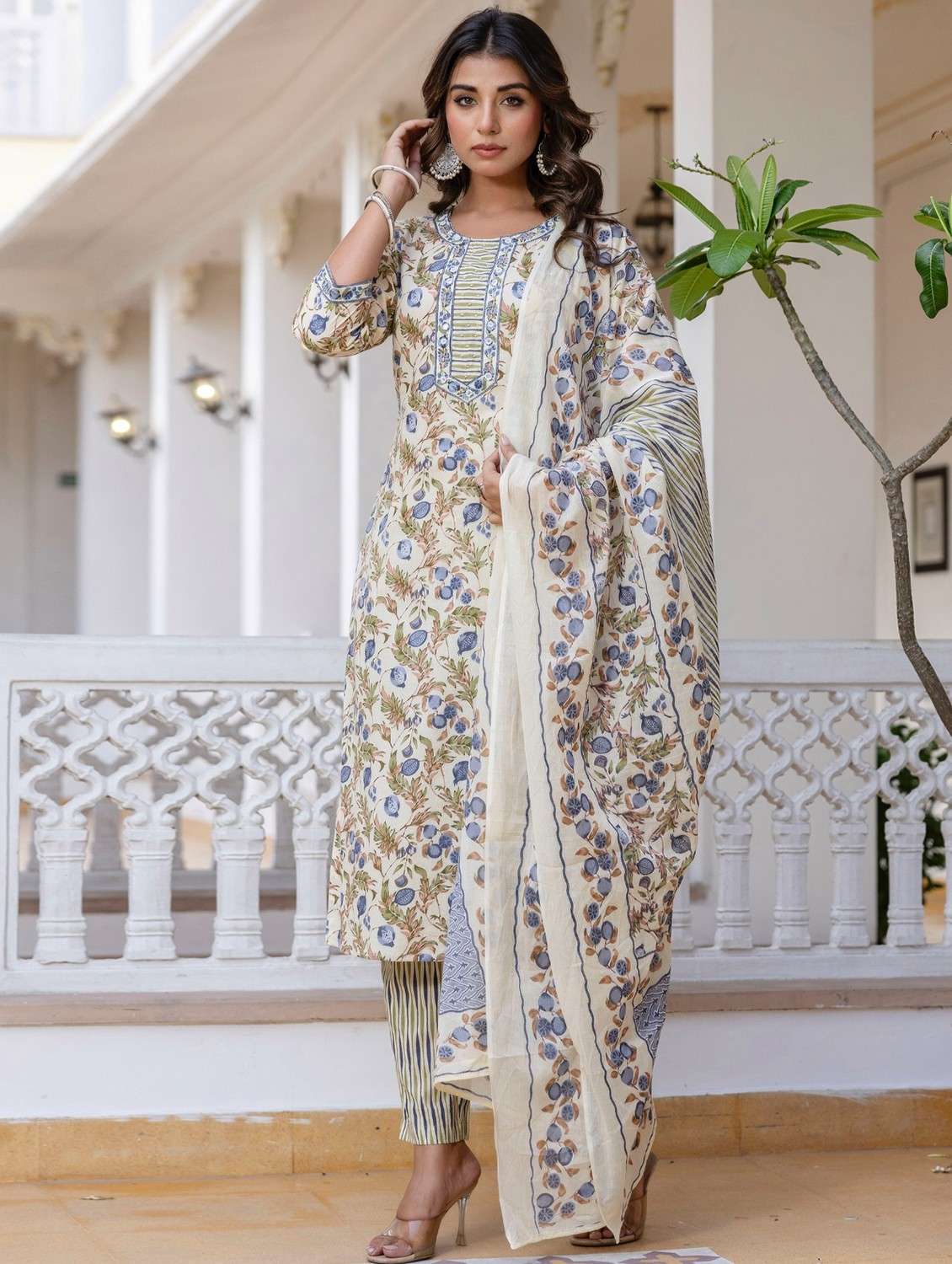 women floral printed three quarter sleeve kurta pant with dupatta set - 22140564 -  Standard Image - 4