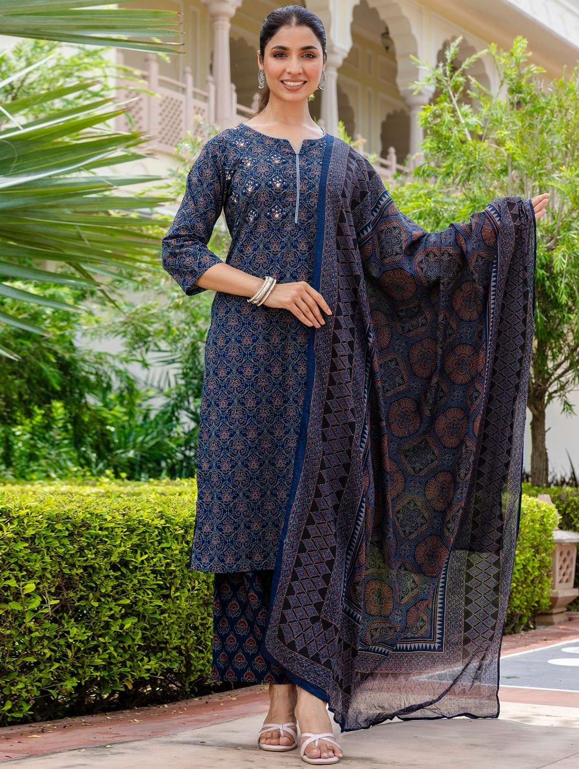 women printed three quarter sleeve kurta palazzo with dupatta set