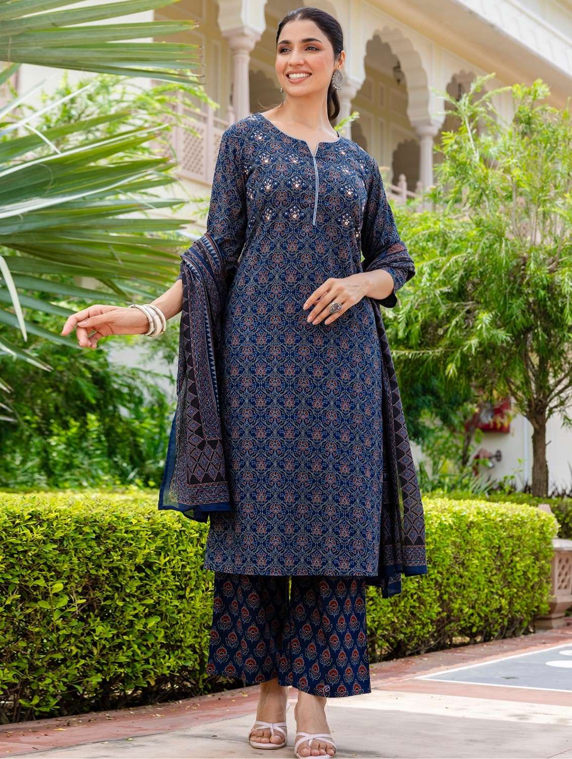 women printed three quarter sleeve kurta palazzo with dupatta set - 22140579 -  Standard Image - 1
