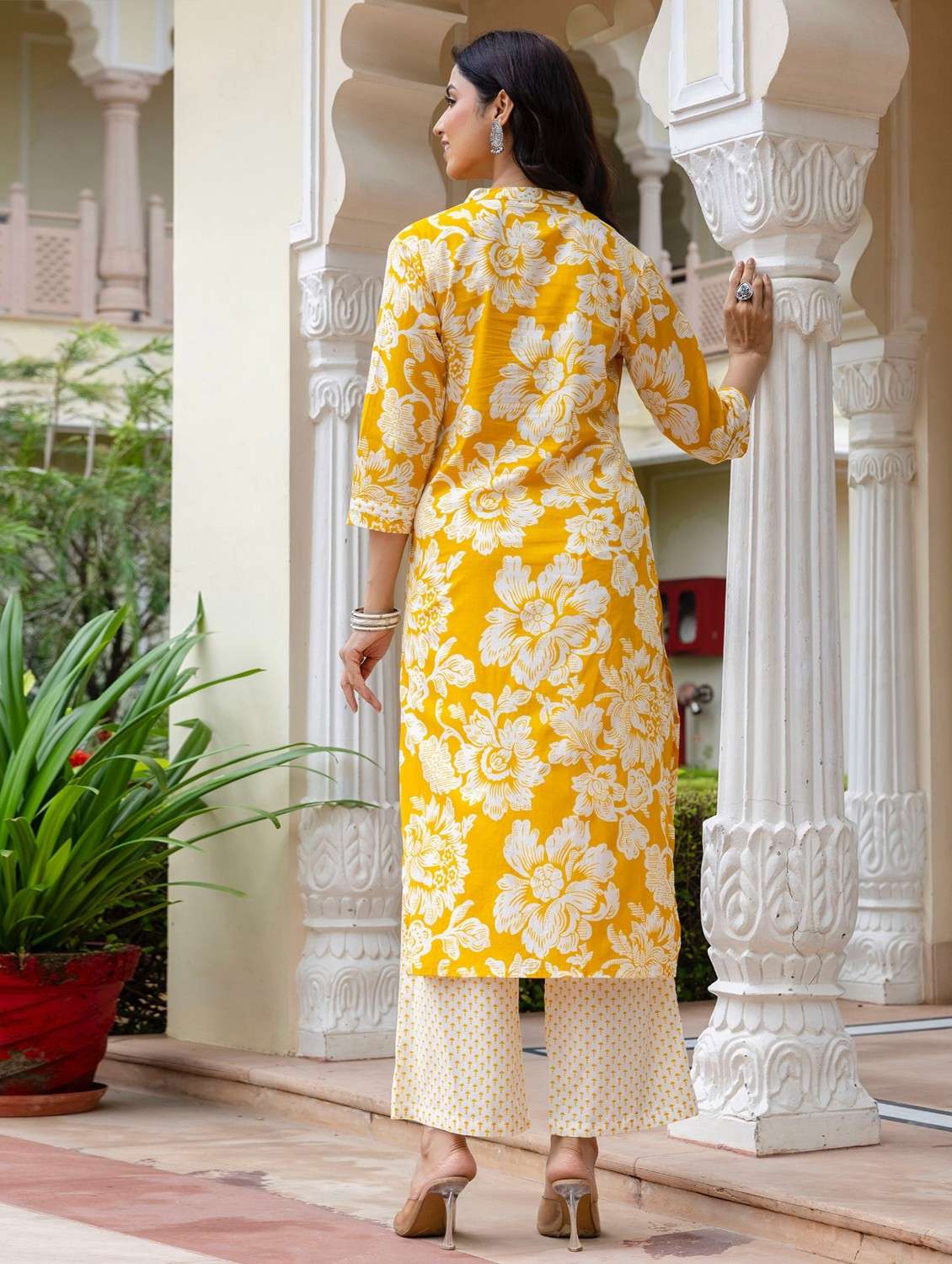 women floral printed three quarter sleeve kurta palazzo with dupatta set - 22140581 -  Standard Image - 4