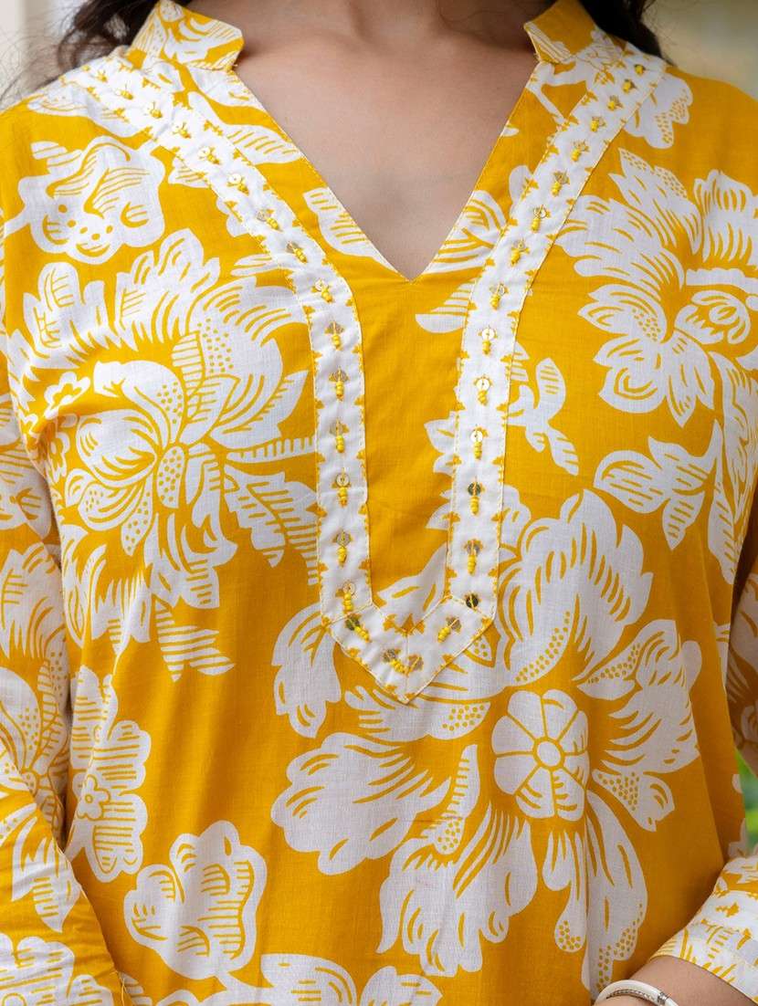 women floral printed three quarter sleeve kurta palazzo with dupatta set - 22140581 -  Standard Image - 6