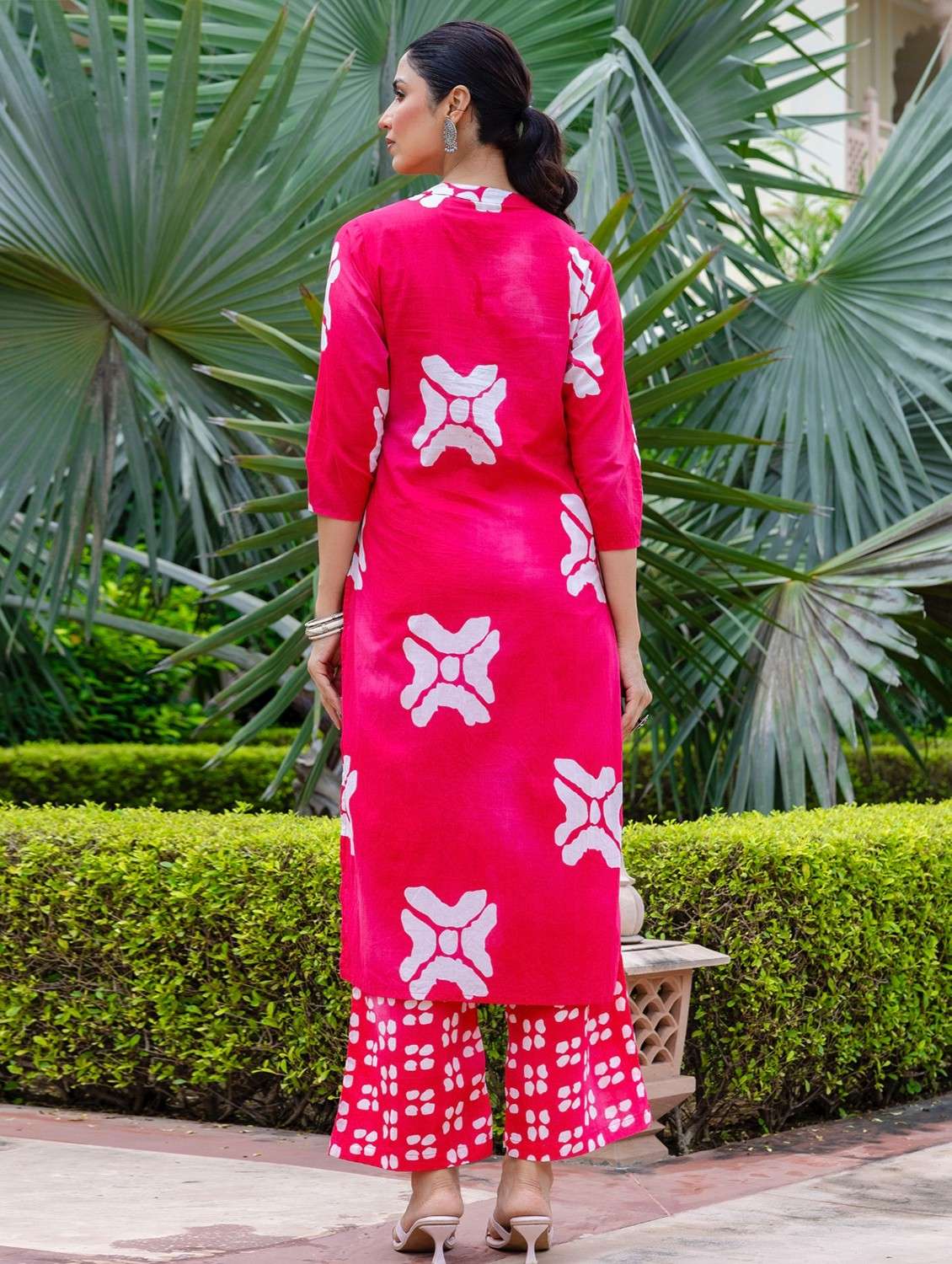 women printed three quarter sleeve kurta palazzo with dupatta set - 22140585 - Standard Image - 4