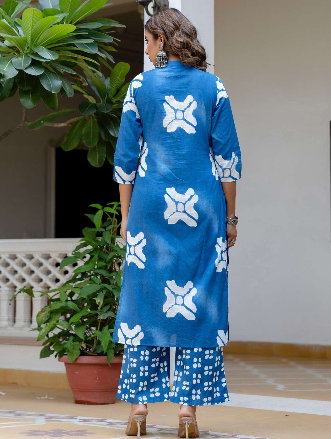 women printed three quarter sleeve kurta palazzo with dupatta set - 22140586 -  Standard Image - 4
