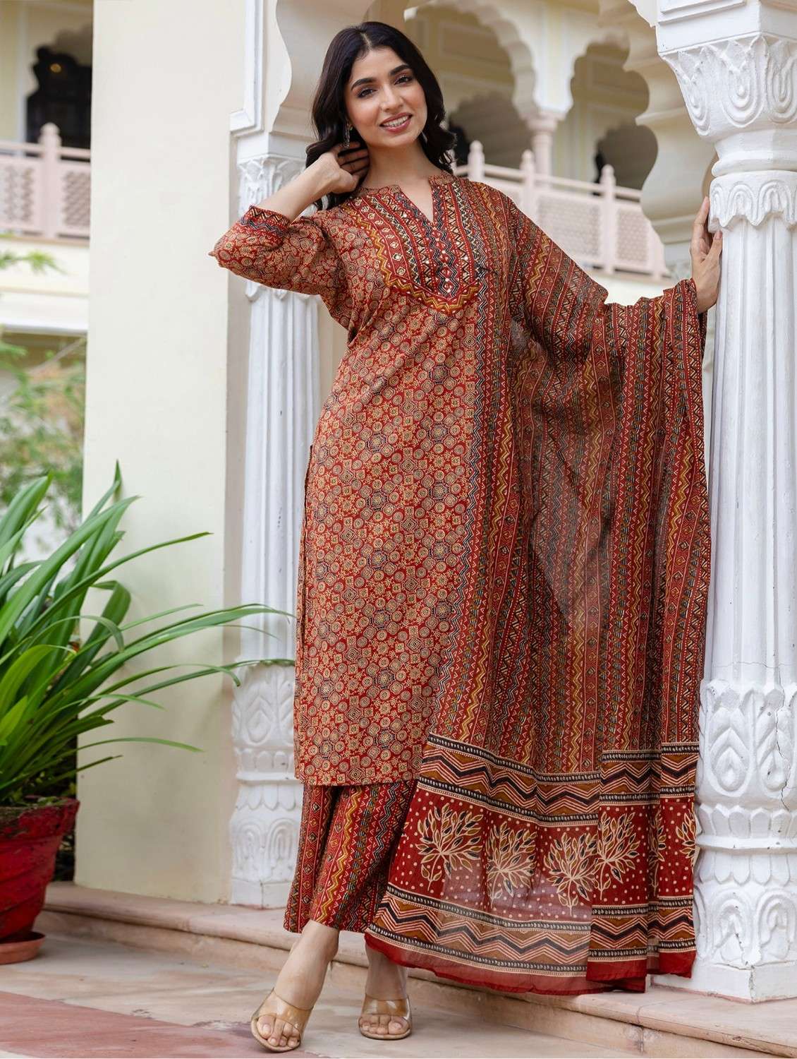 women printed three quarter sleeve kurta palazzo with dupatta set