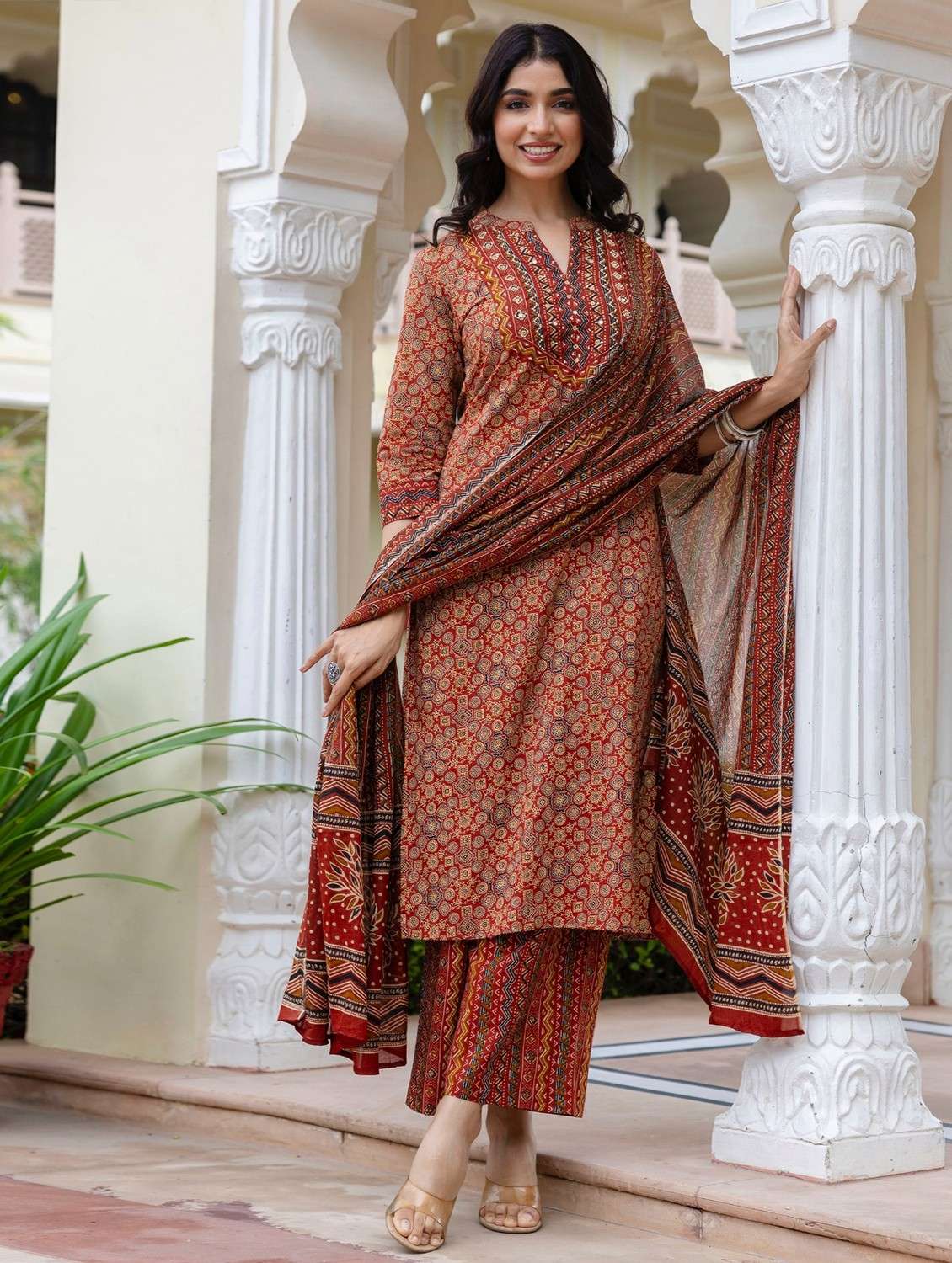 women printed three quarter sleeve kurta palazzo with dupatta set - 22140589 - Standard Image - 1