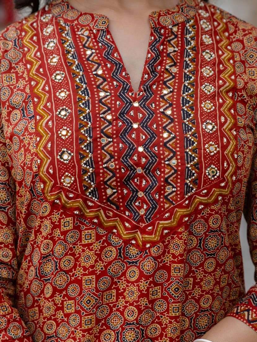 women printed three quarter sleeve kurta palazzo with dupatta set - 22140589 - Standard Image - 6