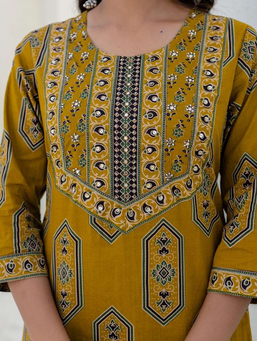 women printed three quarter sleeve kurta palazzo with dupatta set - 22140592 -  Standard Image - 6