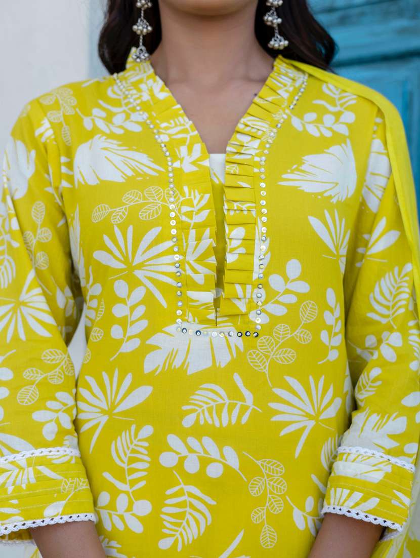 women floral printed three quarter sleeve kurta palazzo with dupatta set - 22140593 -  Standard Image - 6