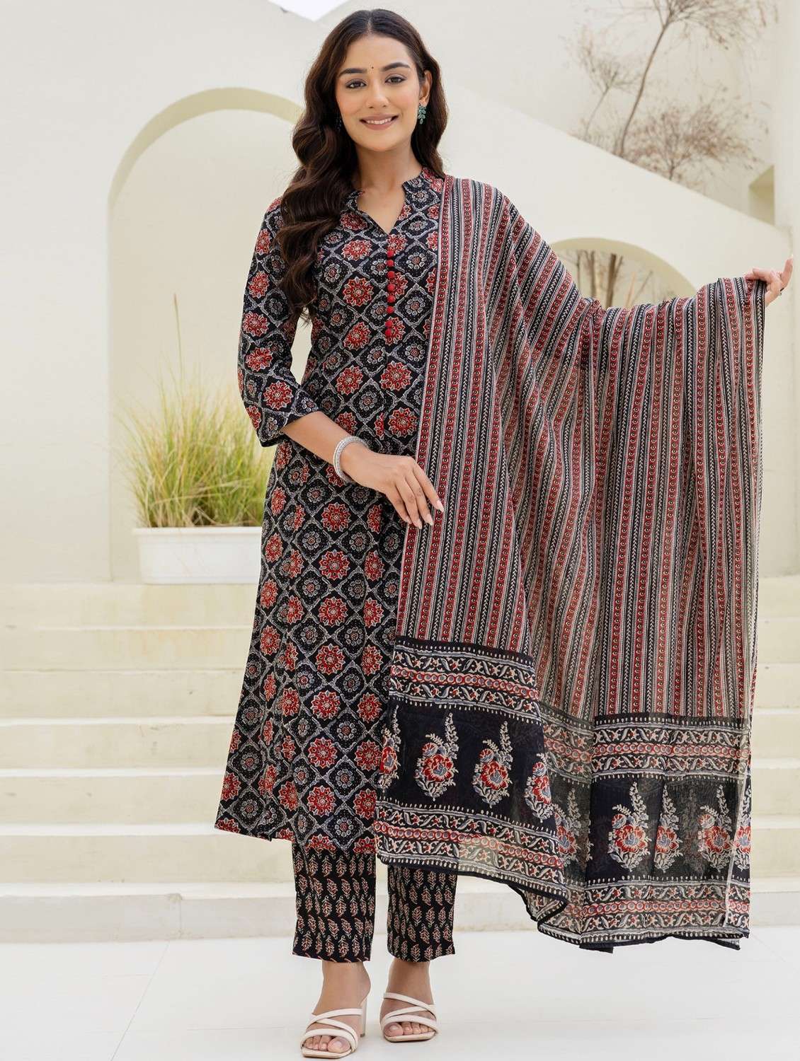 women printed three quarter sleeve kurta pant with dupatta set