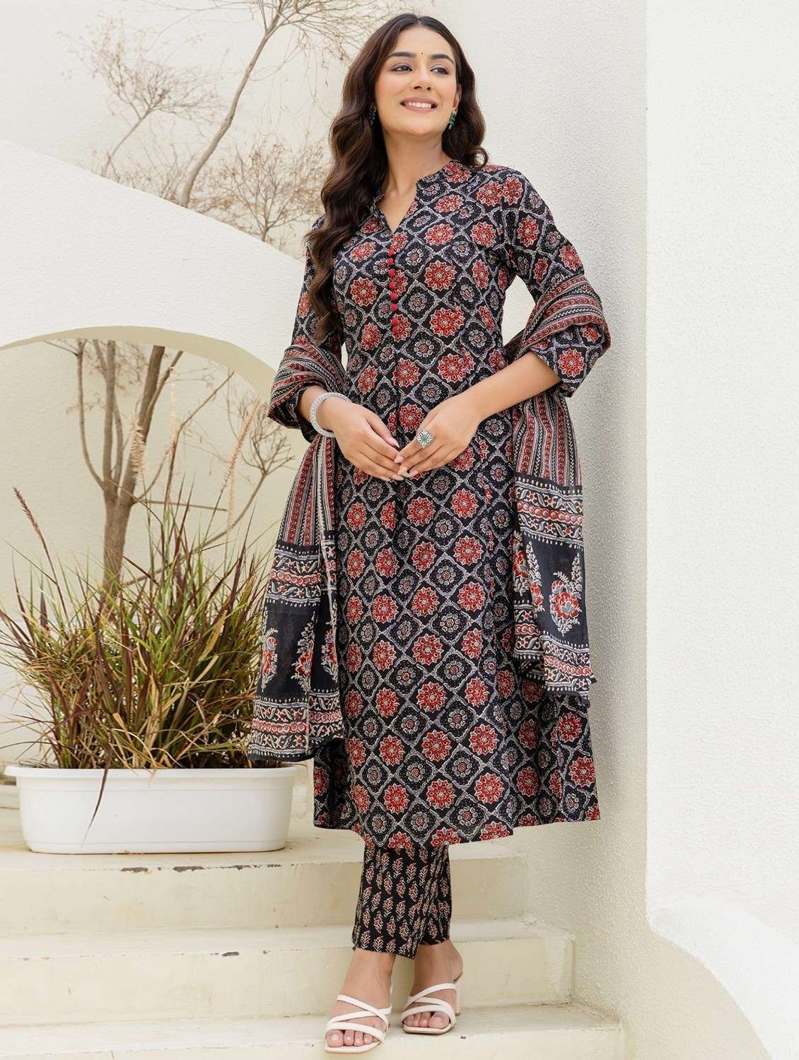 women printed three quarter sleeve kurta pant with dupatta set - 22140600 -  Standard Image - 1