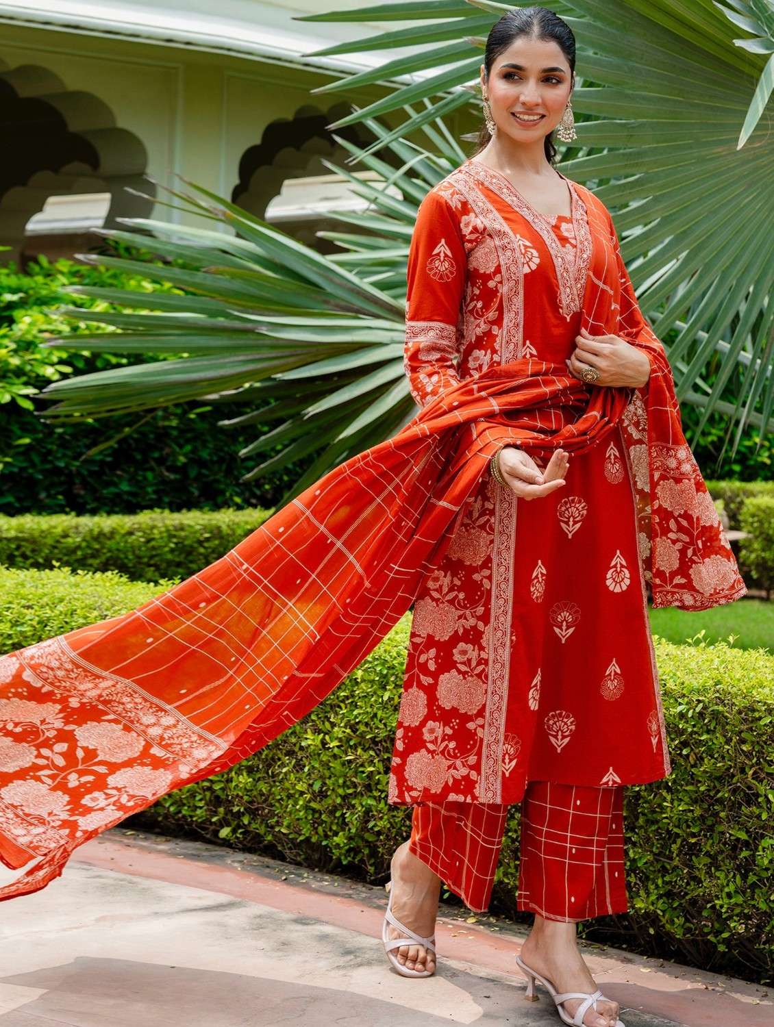 women printed three quarter sleeve kurta palazzo with dupatta set - 22140602 -  Standard Image - 1
