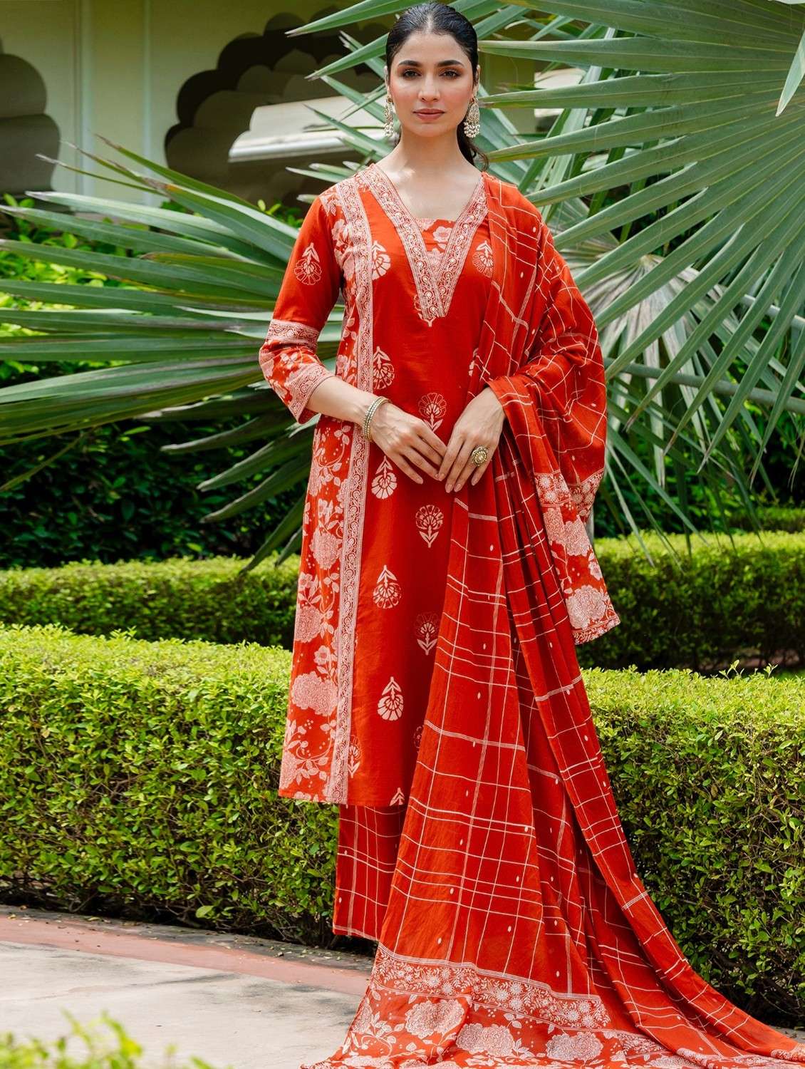 women printed three quarter sleeve kurta palazzo with dupatta set - 22140602 -  Standard Image - 4