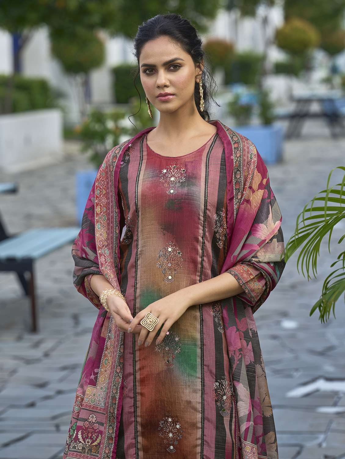 women printed three quarter sleeve kurta pant with dupatta set - 22140796 -  Standard Image - 4