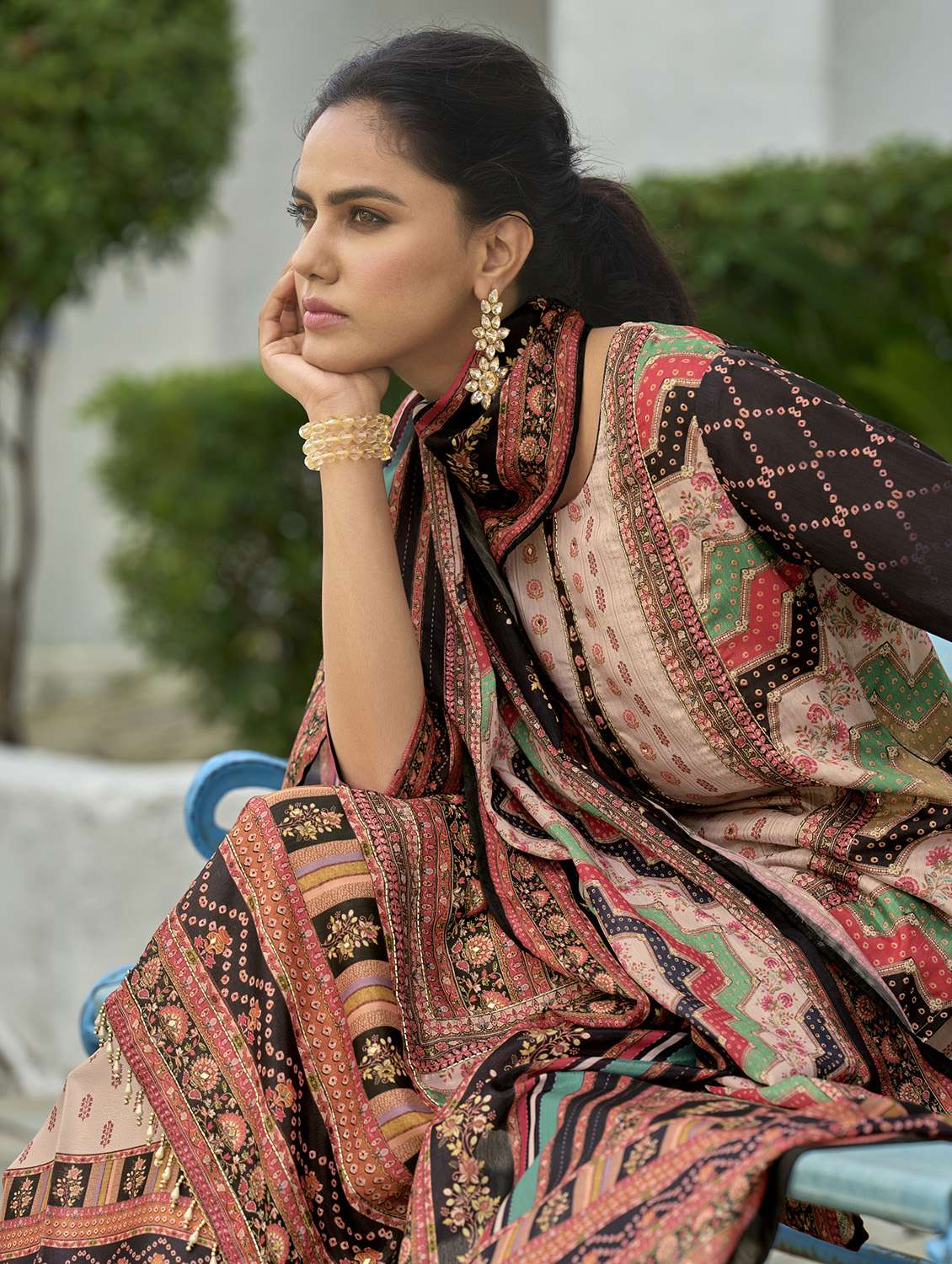 women printed three quarter sleeve kurta palazzo with dupatta set - 22140797 - Standard Image - 4