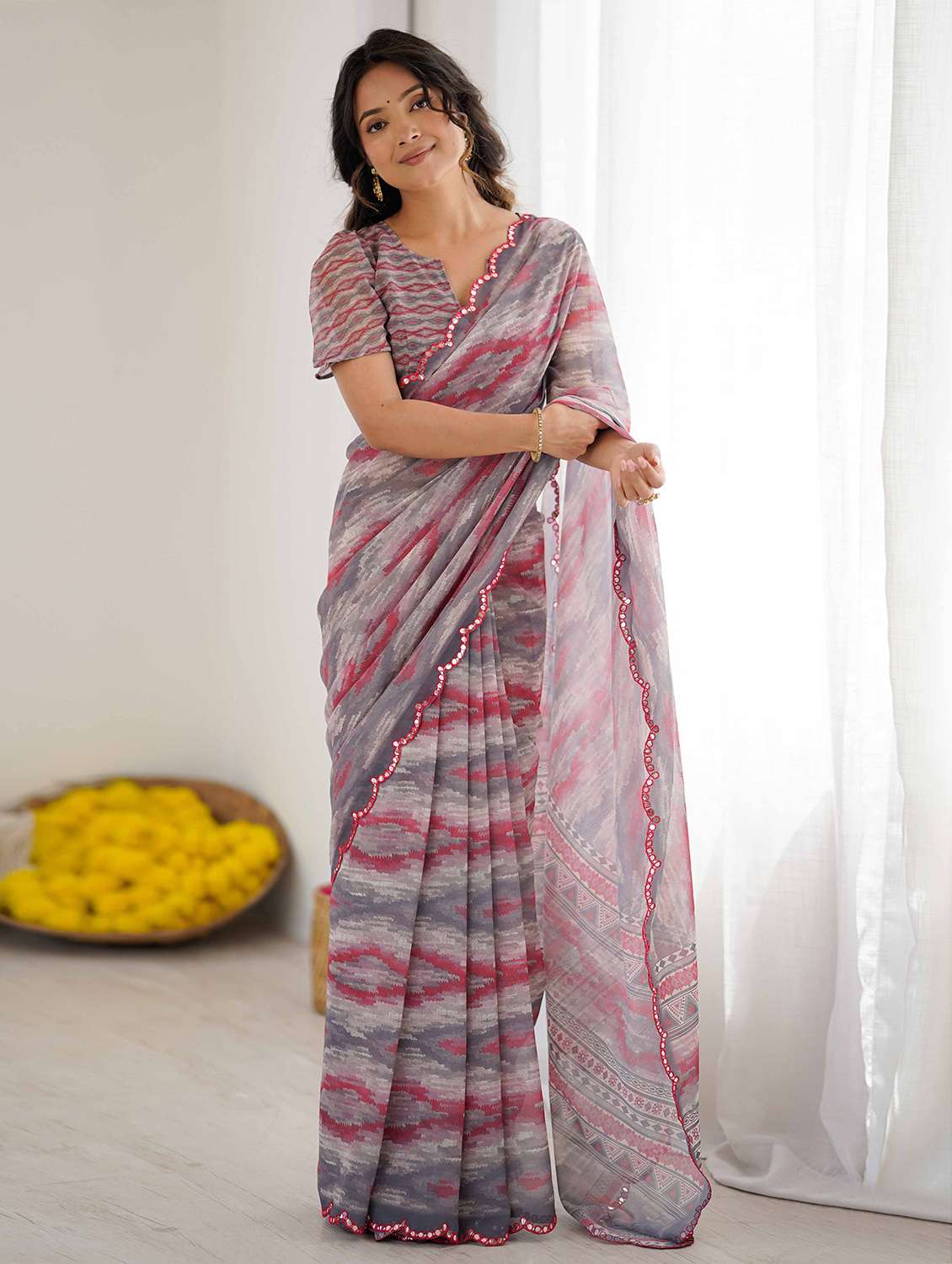 women printed casual wear saree with blouse - 22141057 -  Standard Image - 1
