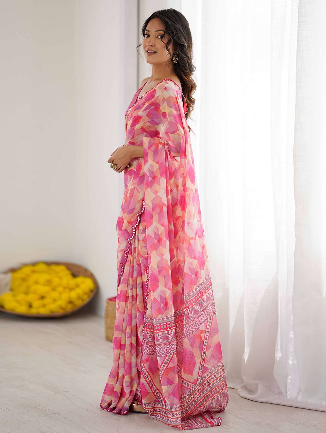 women printed casual wear saree with blouse - 22141061 -  Standard Image - 1