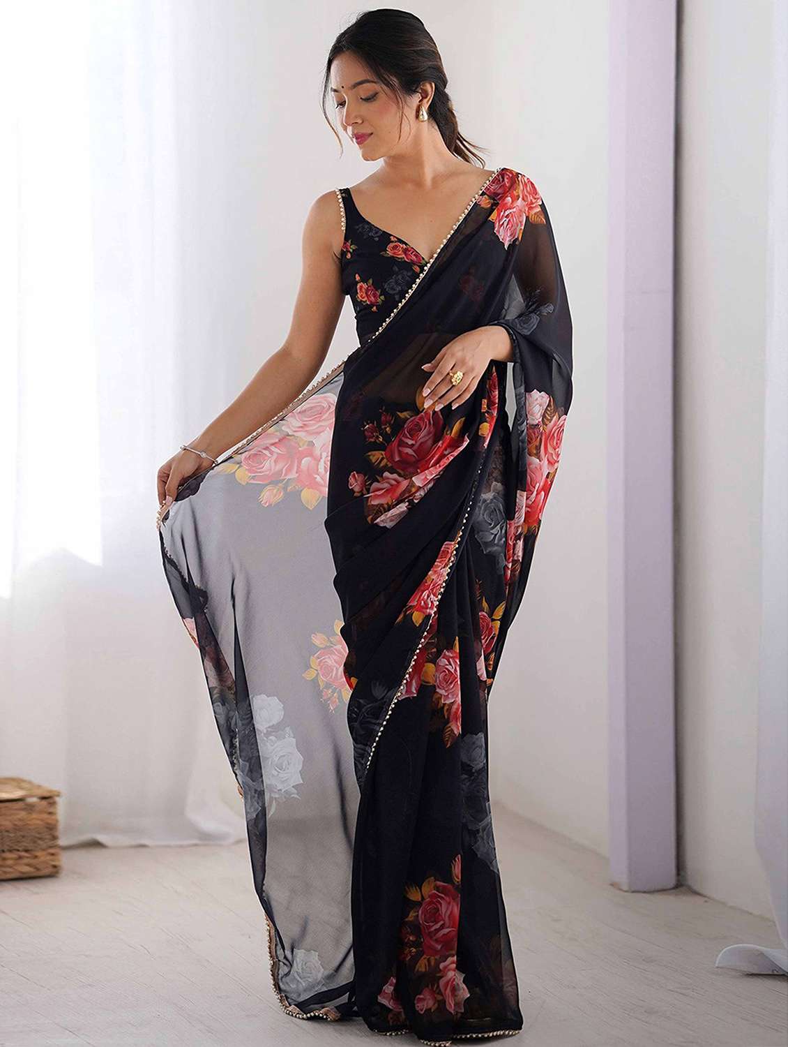 women printed casual wear saree with blouse - 22141064 -  Standard Image - 1