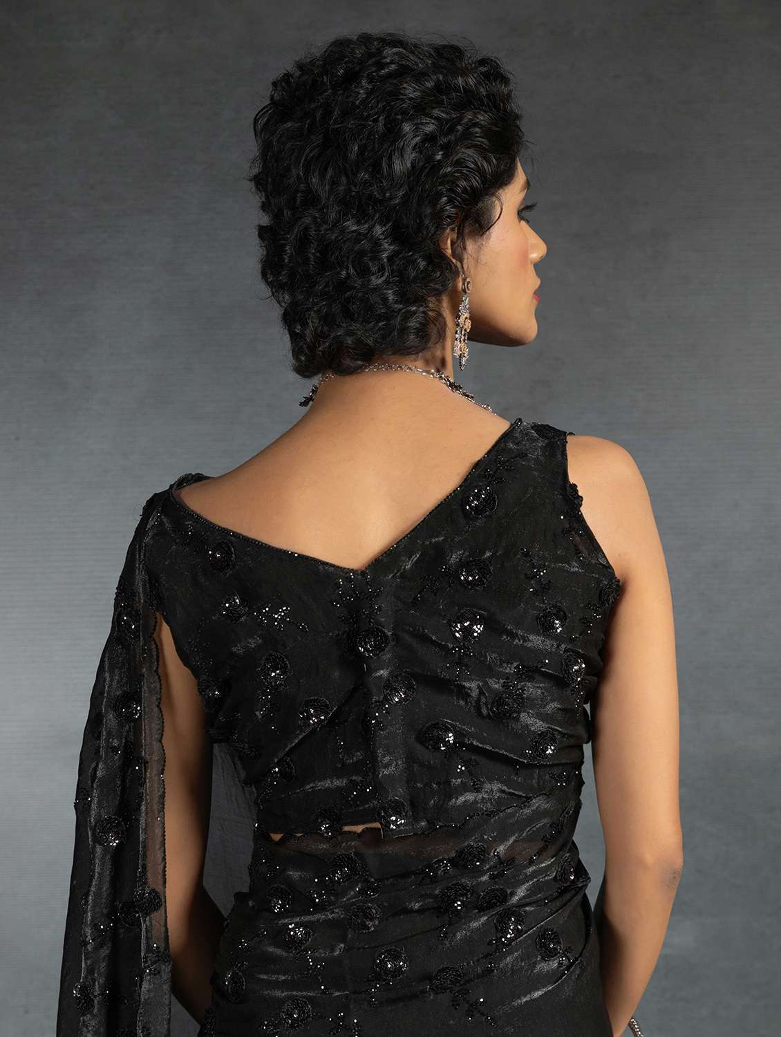 women solid with work embellished saree with blouse - 22141105 - Standard Image - 4