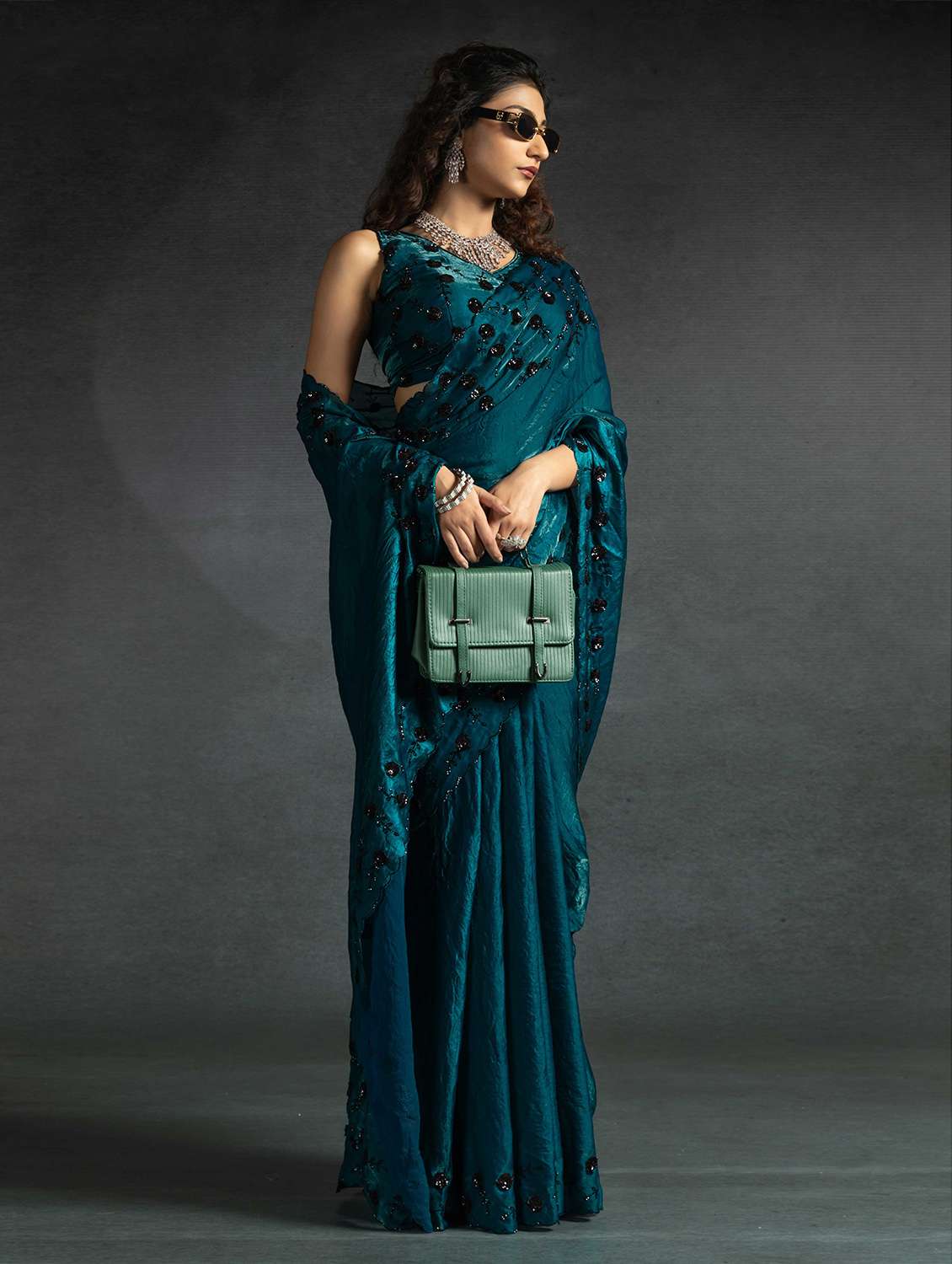 women solid with work embellished saree with blouse - 22141106 -  Standard Image - 1