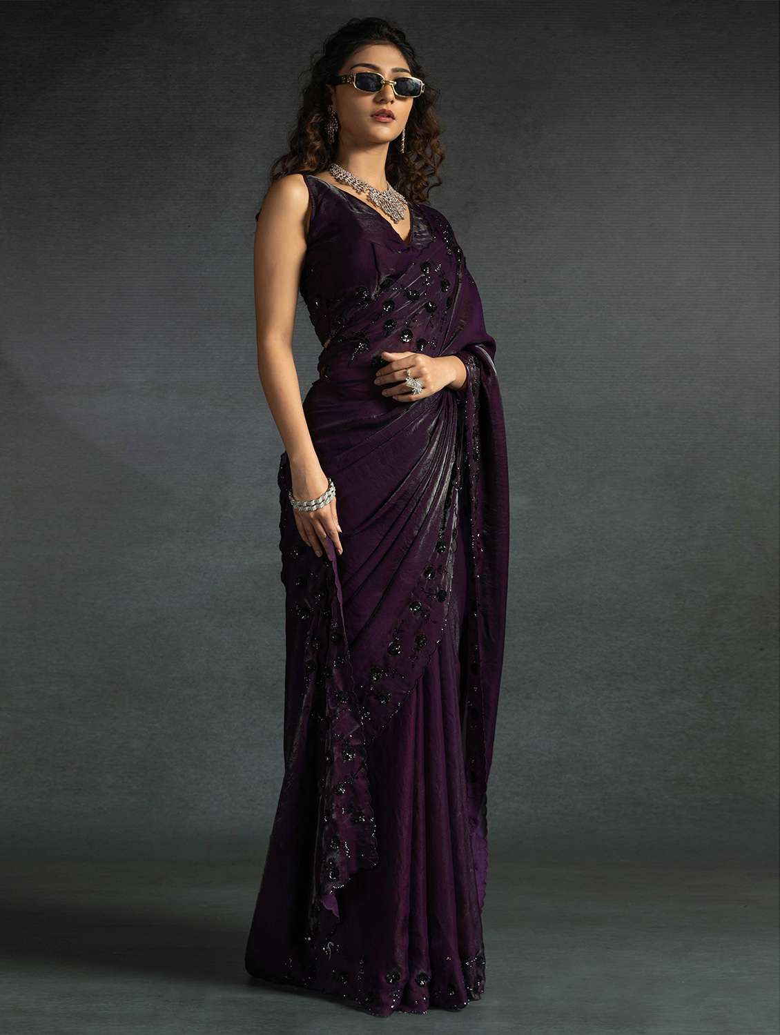 women solid with work embellished saree with blouse - 22141108 -  Standard Image - 1