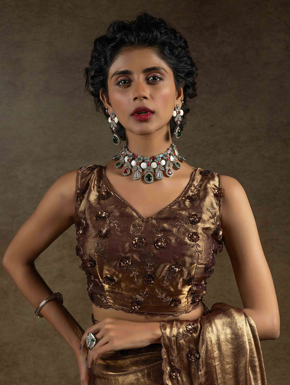 women solid with embellished bordered saree with blouse - 22141126 -  Standard Image - 4