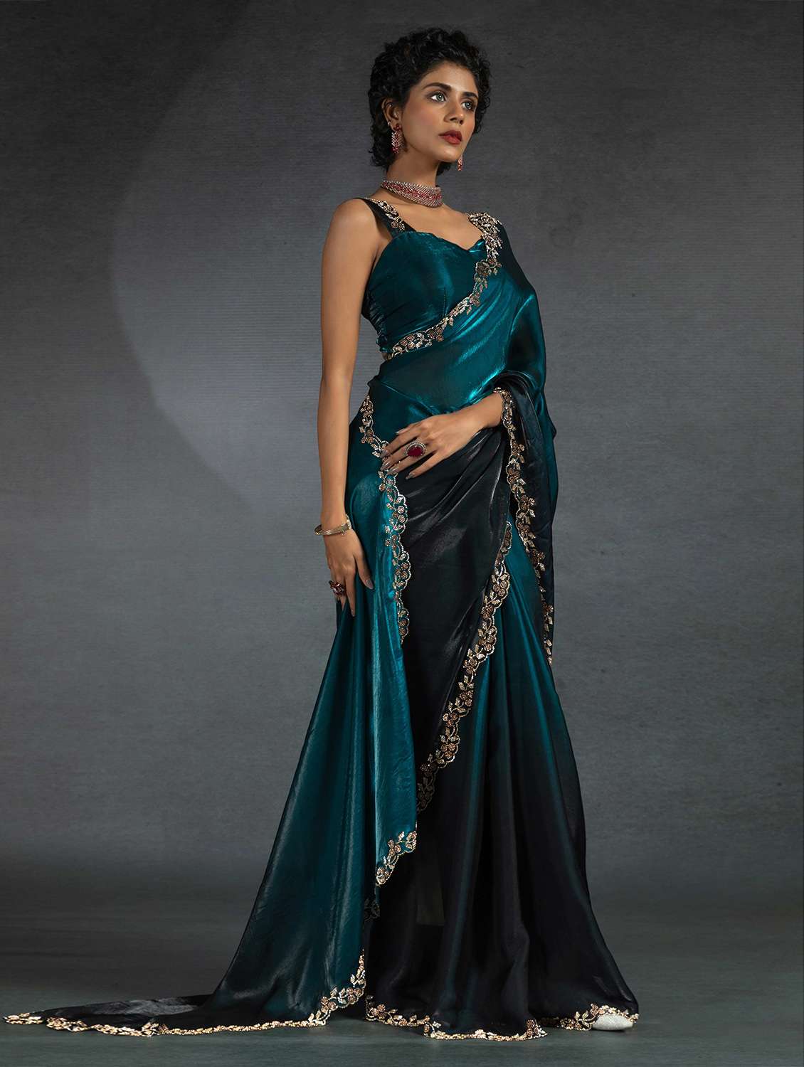 women solid with embellished bordered saree with blouse - 22141130 -  Standard Image - 1