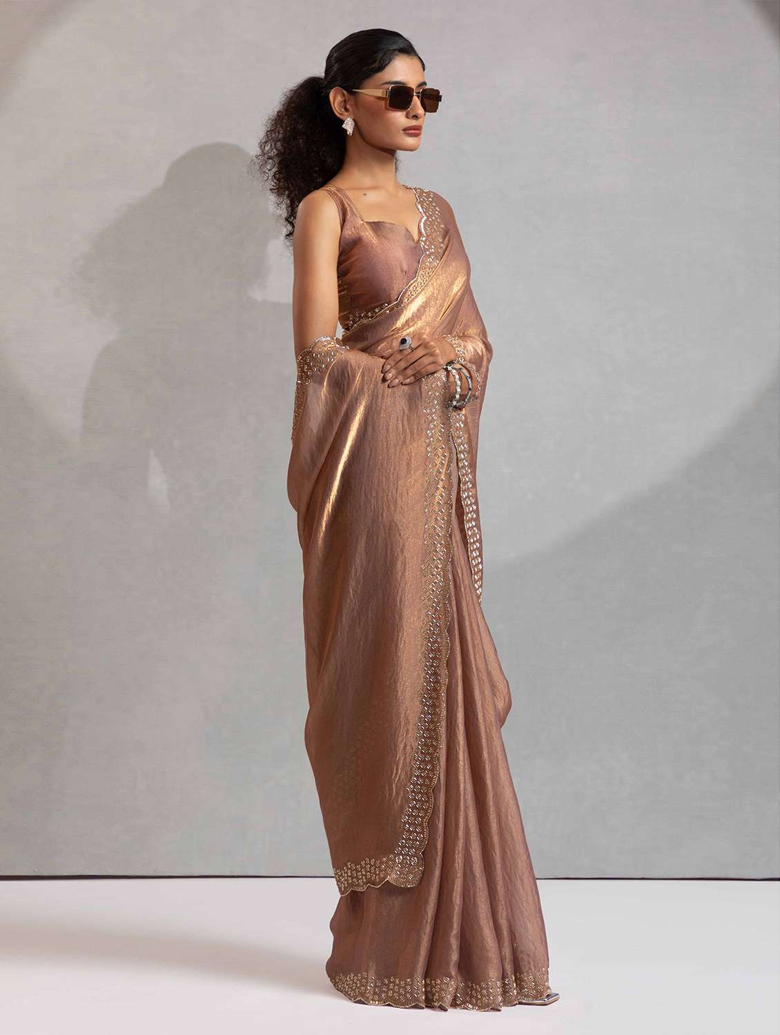 women solid with embellished bordered saree with blouse - 22141133 -  Standard Image - 1