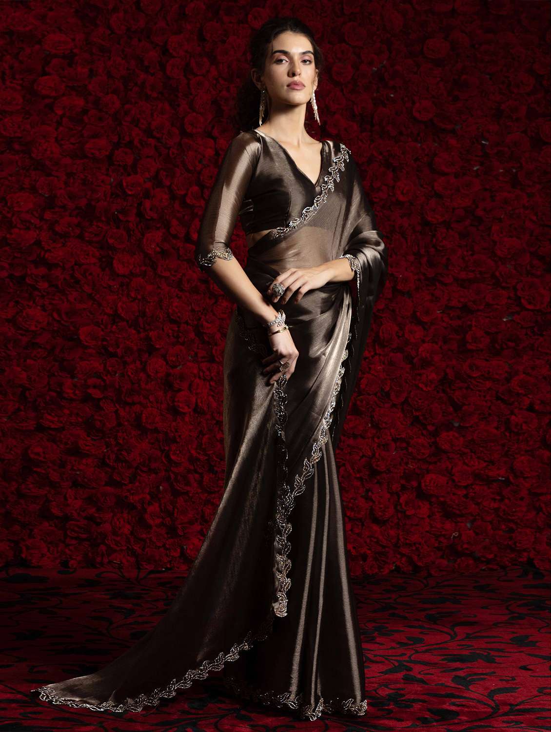 women solid with embellished bordered saree with blouse - 22141150 -  Standard Image - 1
