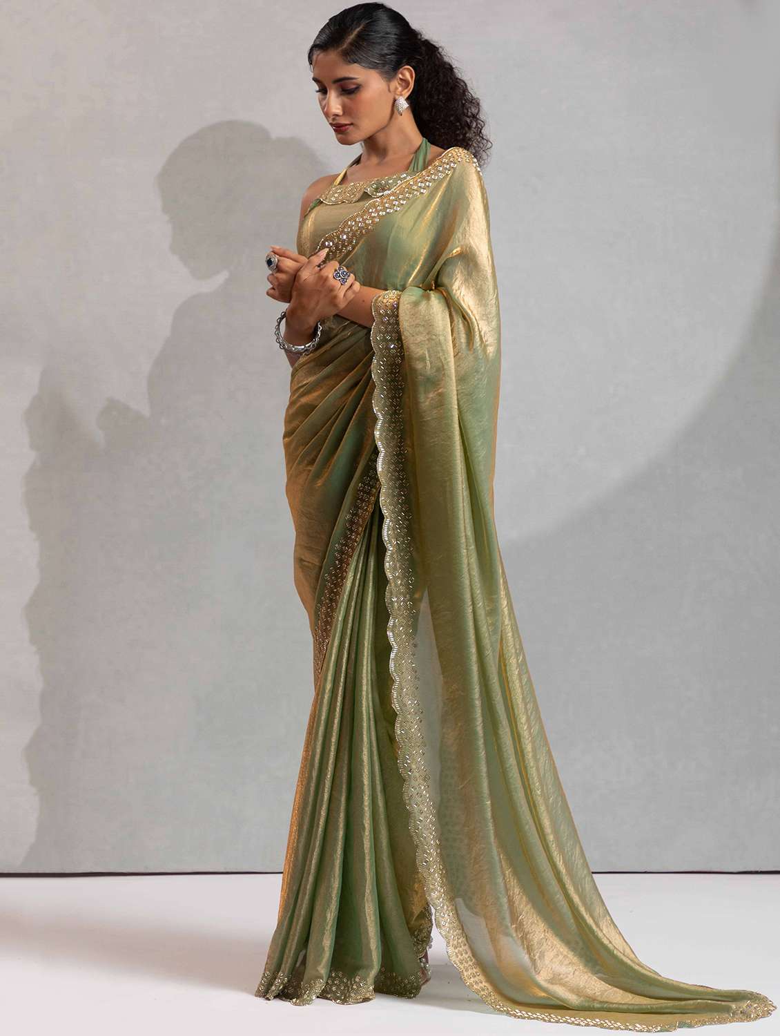 women solid with embellished bordered saree - 22141241 -  Standard Image - 1