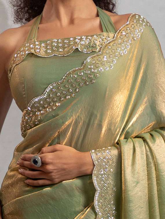 women solid with embellished bordered saree - 22141241 -  Standard Image - 4