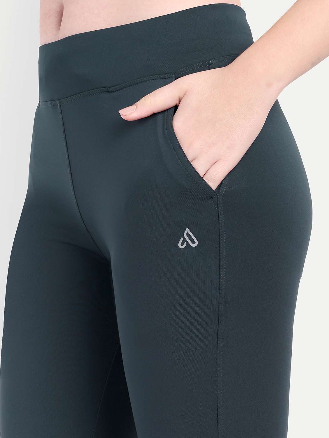 women solid mid rise ankle length yoga pant - 22141284 - Standard Image - 4
