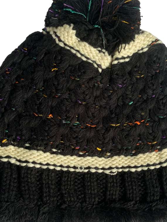 women self design winter cap - 22141293 - Standard Image - 4