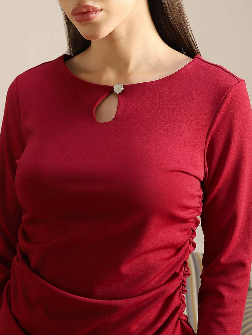 globus women maroon keyhole neck long sleeves solid ruched detail top - 22141379 -  Standard Image - 4