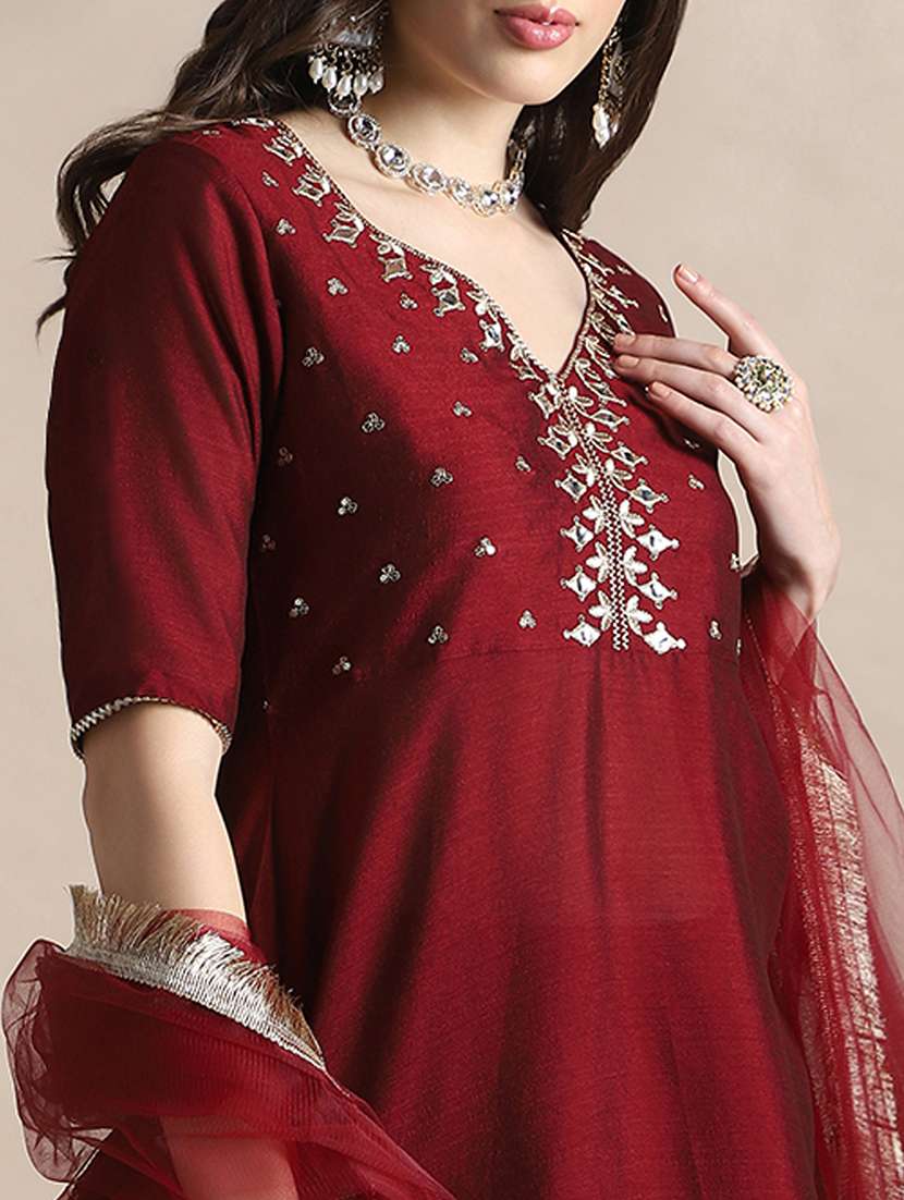 globus women maroon sequin embroidered yoke v-neck tunic with gotta lace flared hem skirt & fringed lace dupatta festive set - 22141431 -  Standard Image - 4