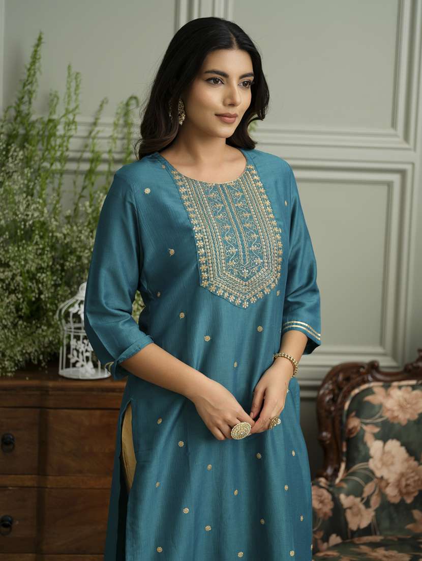 women solid with work three quarter sleeve straight kurta - 22141614 - Standard Image - 4