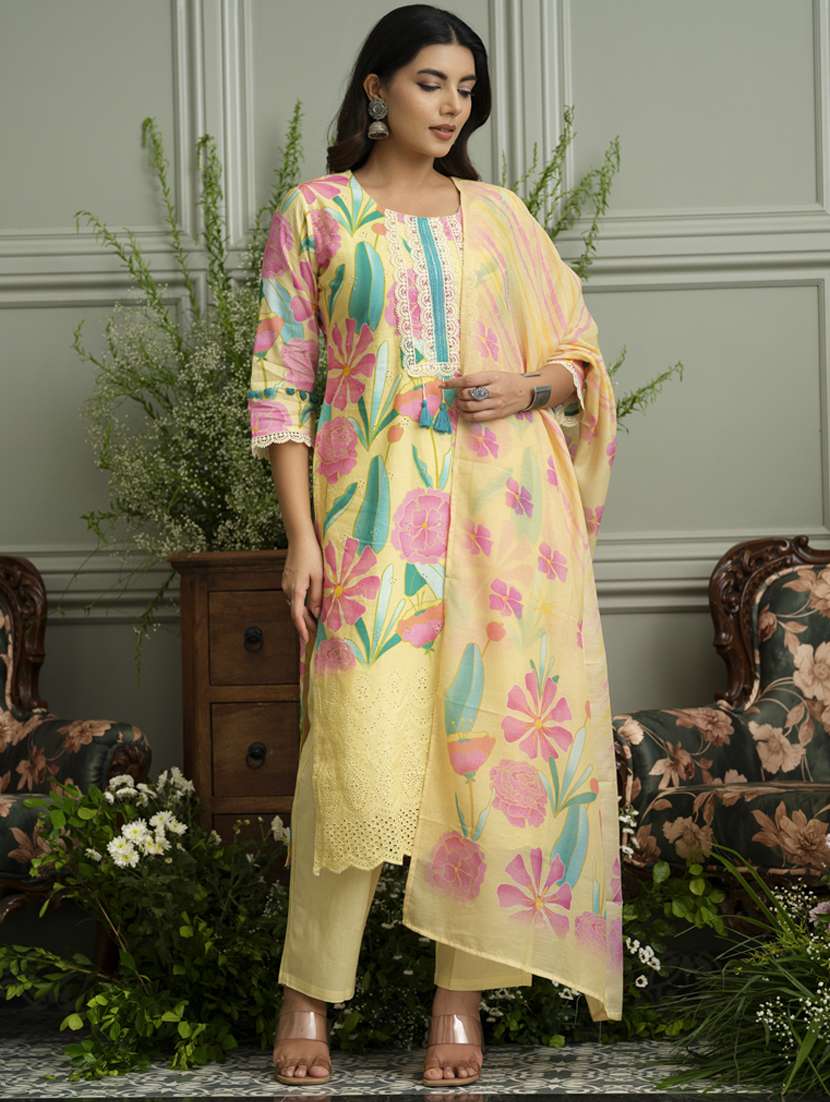 women floral three quarter sleeve kurta pant with dupatta set - 22141655 - Standard Image - 1