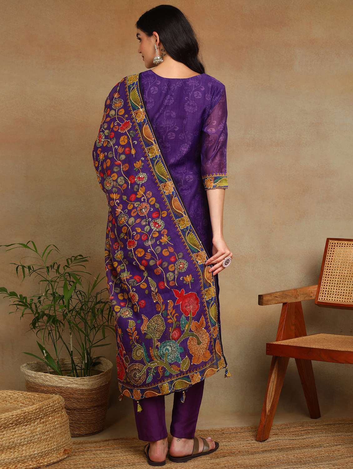 women floral three quarter sleeve kurta pant with dupatta set - 22141663 - Standard Image - 4