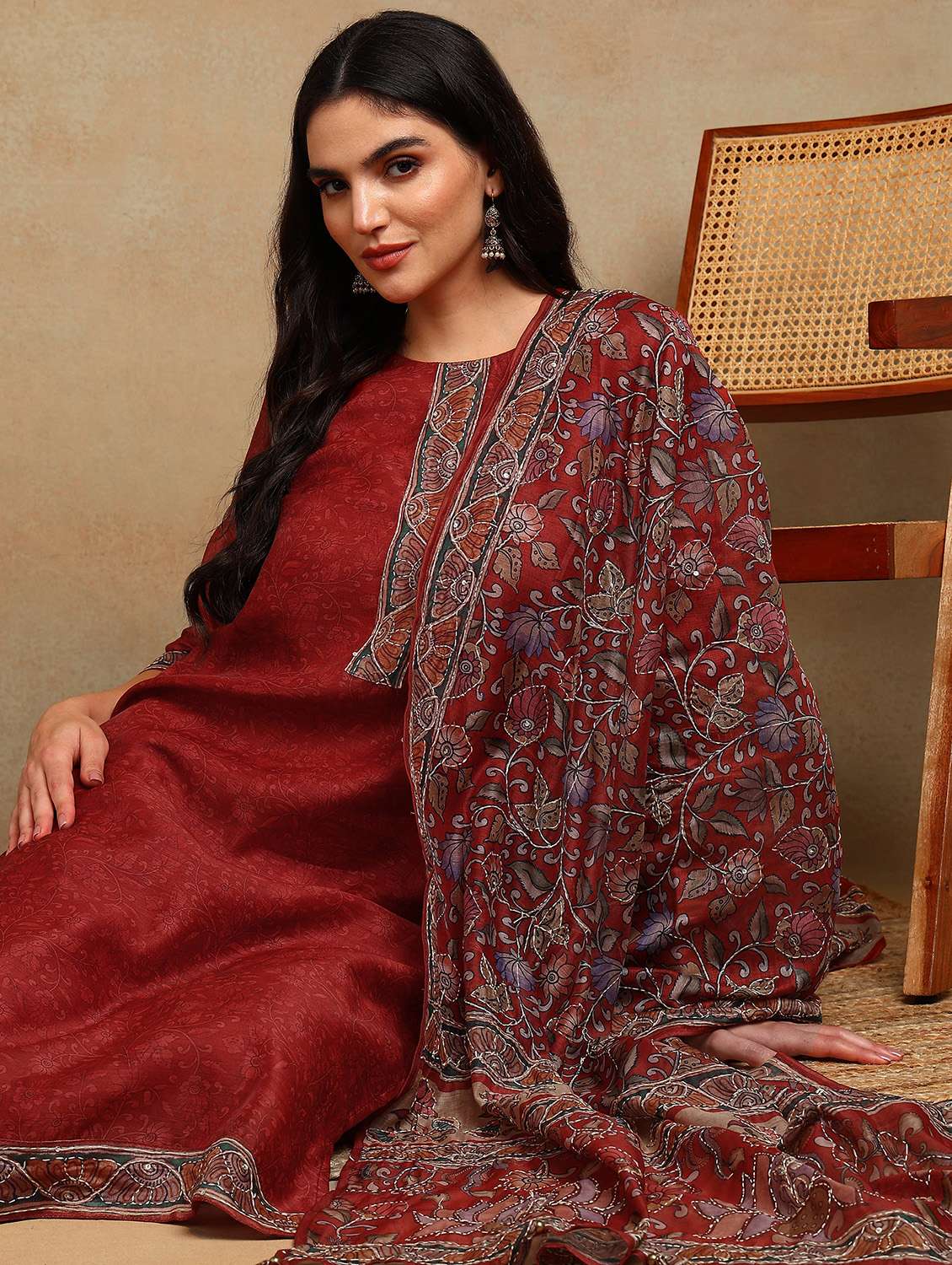 women floral three quarter sleeve kurta pant with dupatta set - 22141664 - Standard Image - 4