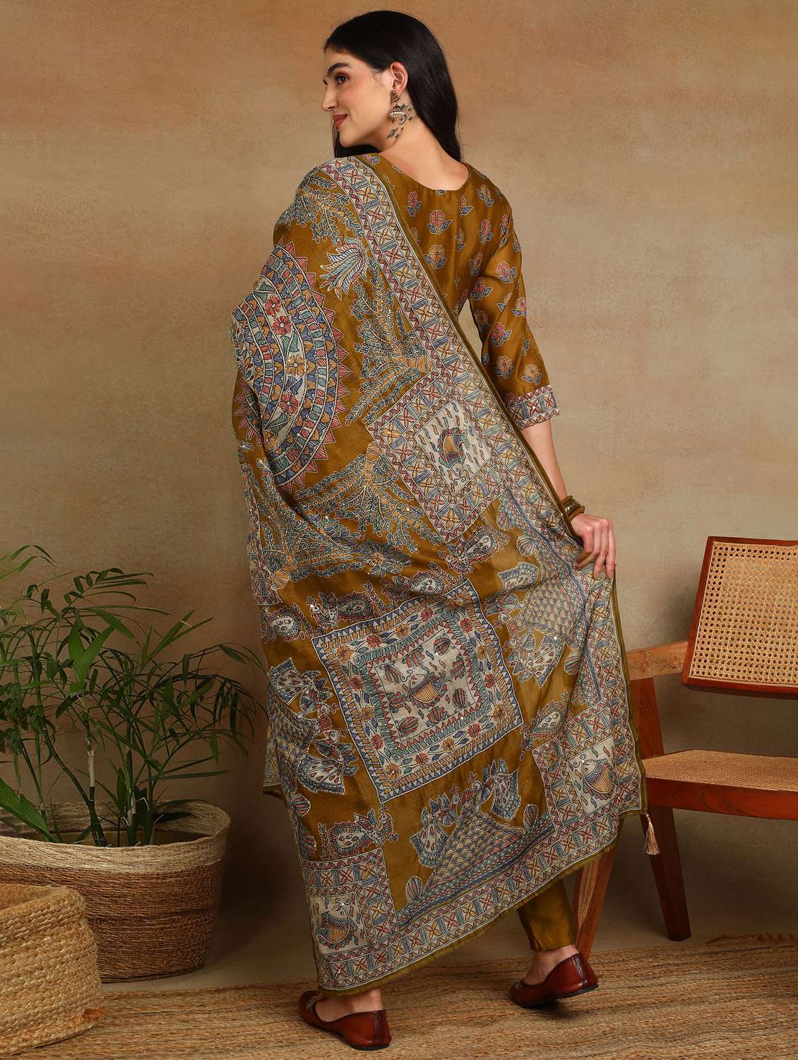 women floral three quarter sleeve kurta pant with dupatta set - 22141668 - Standard Image - 4