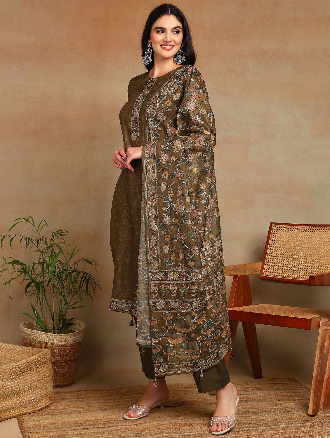 women floral three quarter sleeve kurta pant with dupatta set - 22141672 - Standard Image - 1