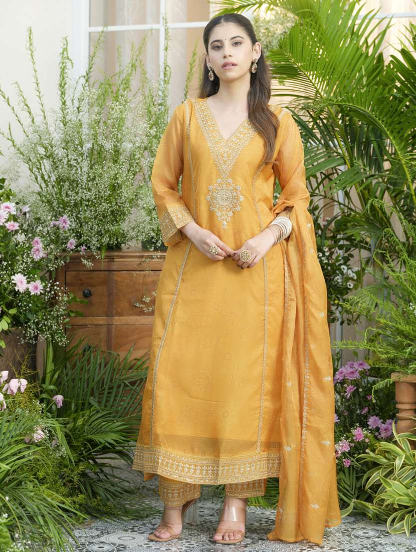 women embroidered three quarter sleeve kurta pant with dupatta set - 22141678 -  Standard Image - 1