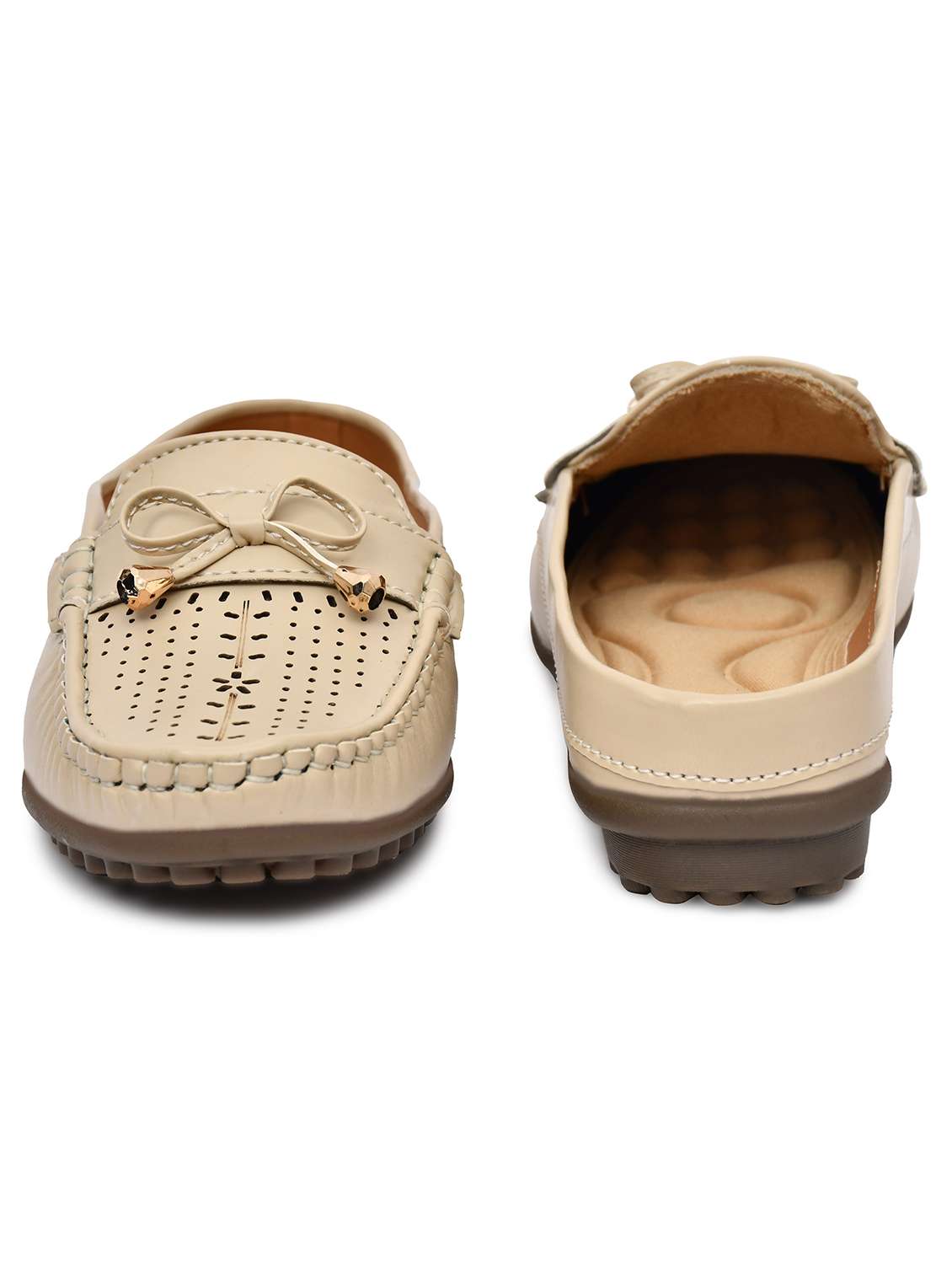 women solid slip on mules - 22142004 - Standard Image - 4