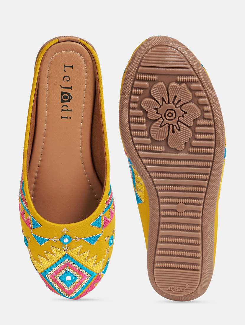 women embroidered slip on jutis - 22142200 -  Standard Image - 6