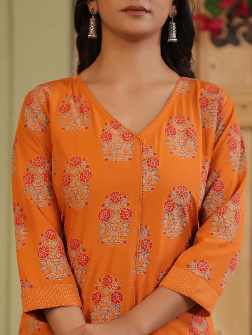 women floral printed three quarter sleeve straight kurta - 22142228 -  Standard Image - 4