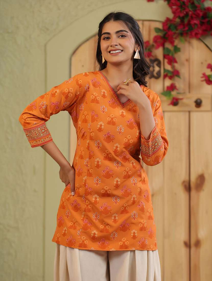 women printed three quarter sleeve straight kurti