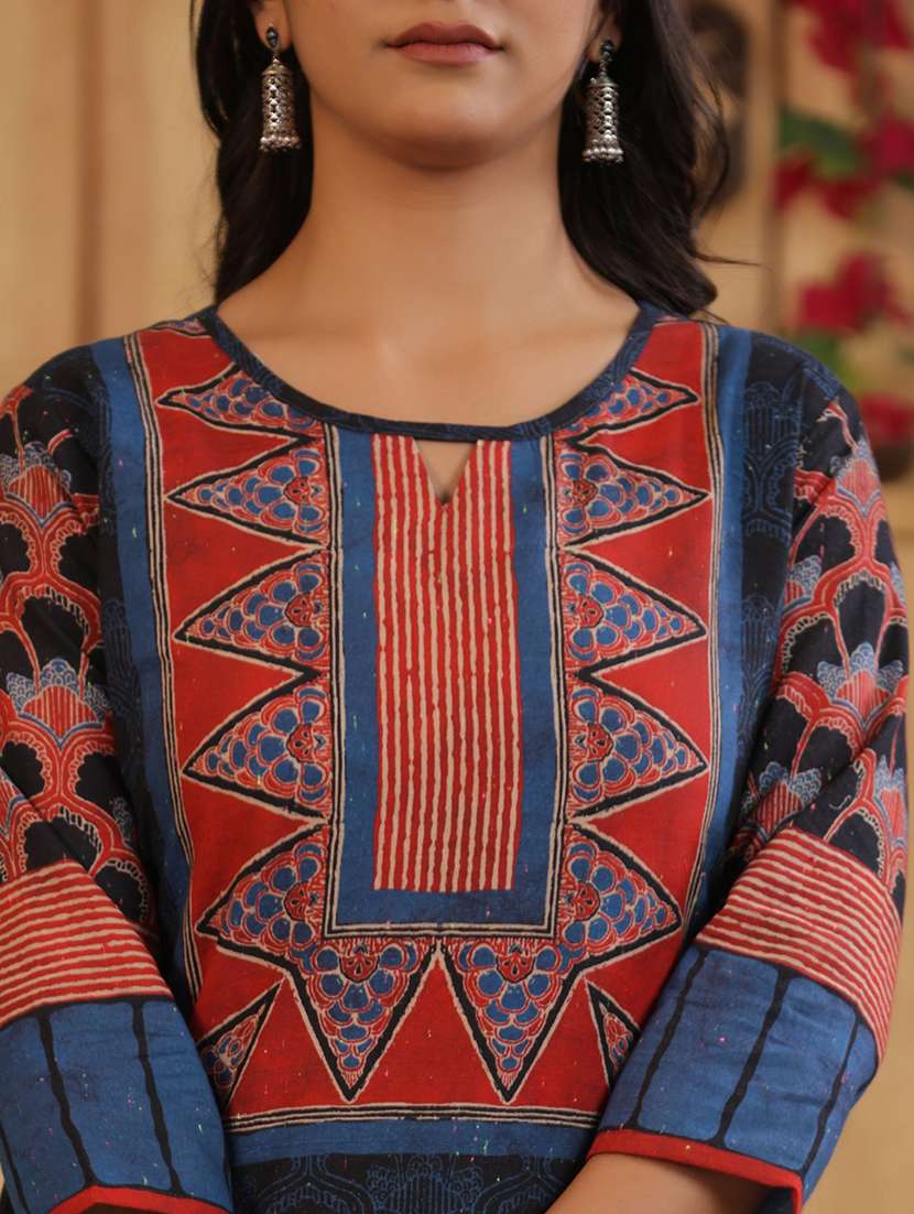 women printed three quarter sleeve straight kurta - 22142240 -  Standard Image - 4
