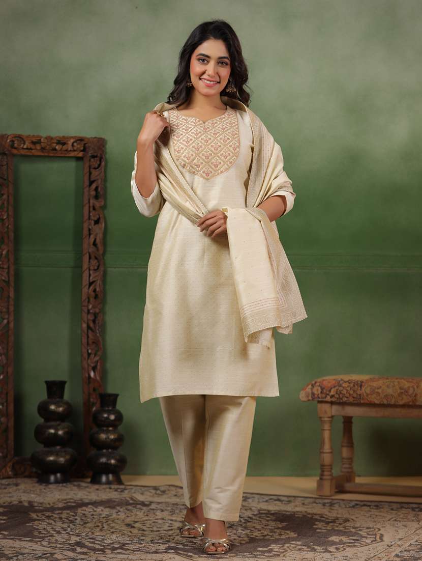 women self design three quarter sleeve kurta pant with dupatta set