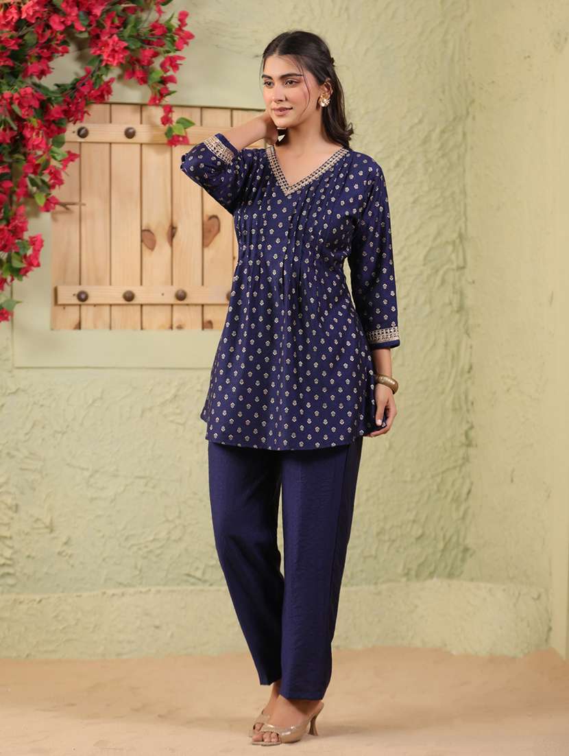 women printed three quarter sleeve ethnic co-ord set - 22142250 -  Standard Image - 1